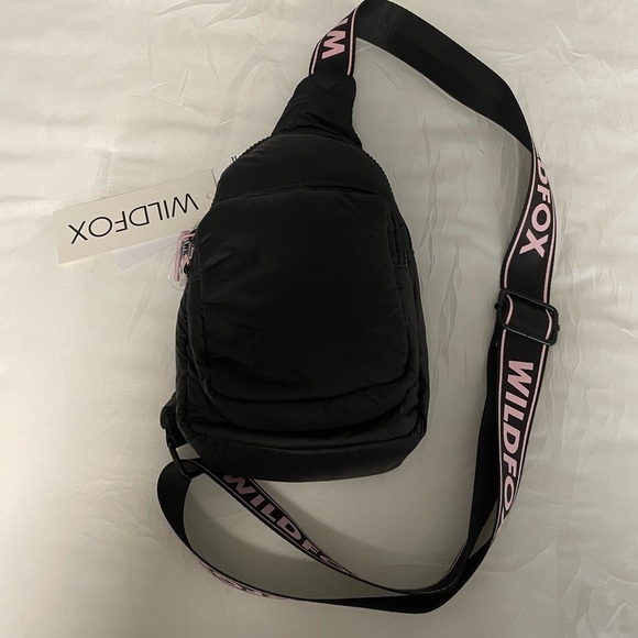 NWT WILDFOX Sling Logo Shoulder Bag Black/Pink. - Picture 7 of 14